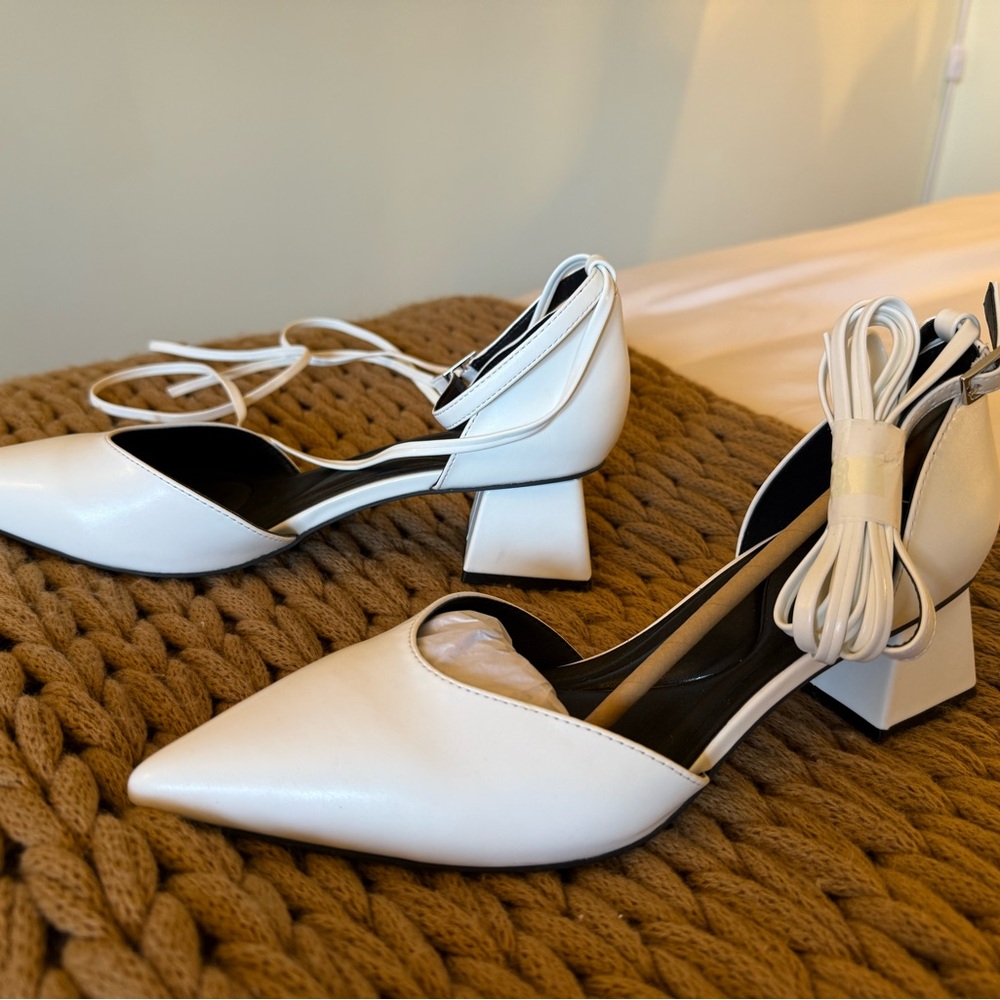 ✨NWT White Ankle Tie Strap Block Heel Pointed Toe Classic Chic Coquette Neutral - Picture 4 of 9